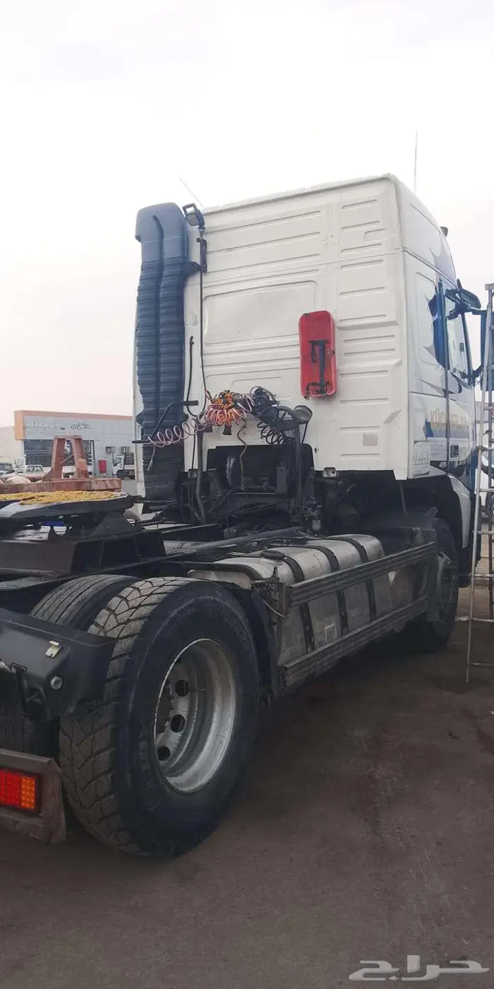 رأس شاحنه فولفو موديل 2004 3