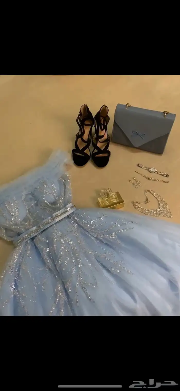 براد فساتين شاشه 26