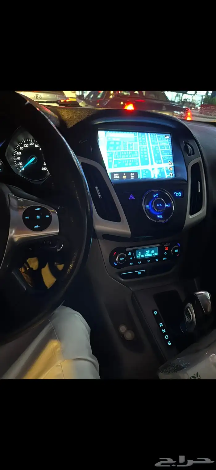 للبيع فورد فوكس 2012 نص فل 4