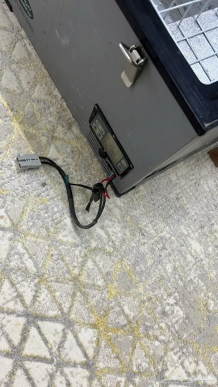 للبيع ثلاجه سياره 1