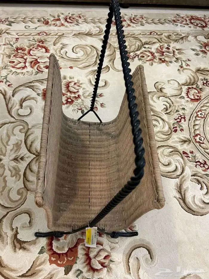 حاملة كتب ومجلات من الخيزران والحديد المشغول 2