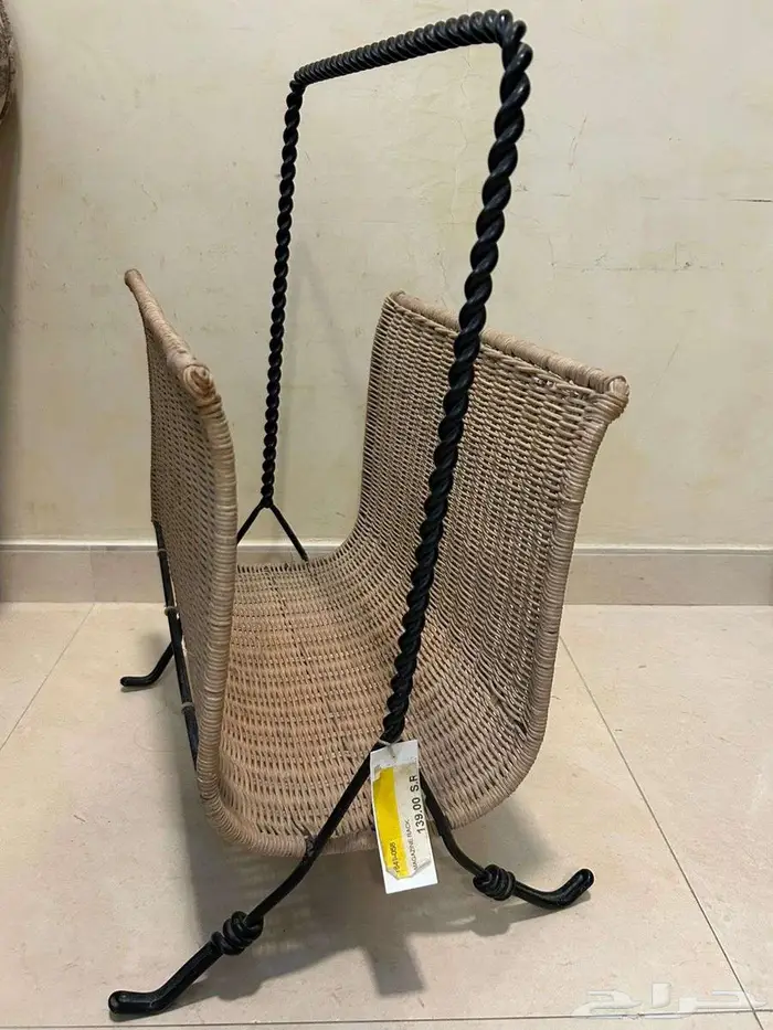 حاملة كتب ومجلات من الخيزران والحديد المشغول 1