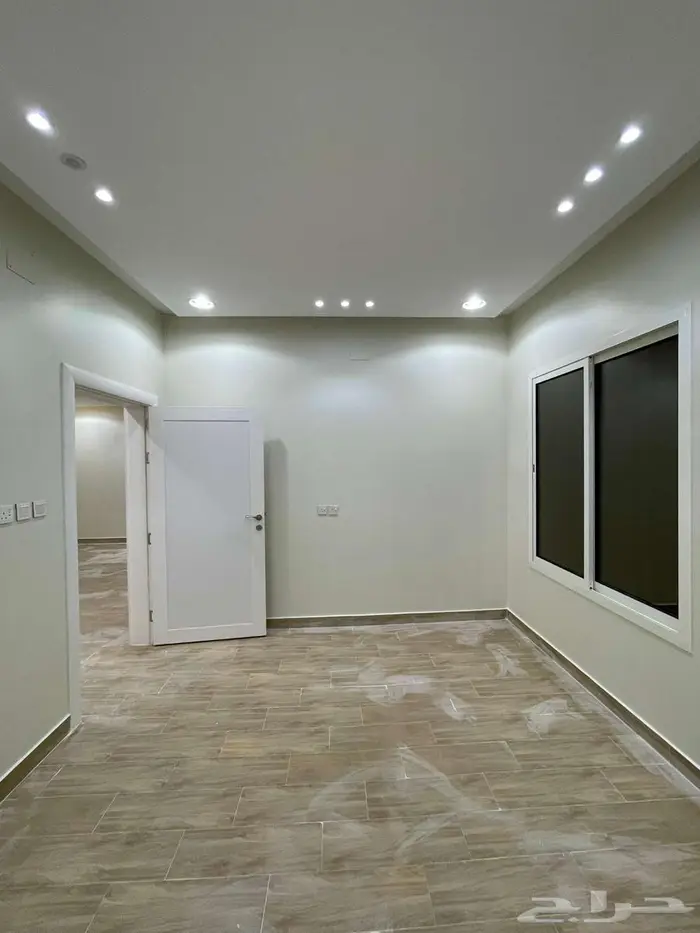 للبيع فيلا سكنية بعنيزة حي الملك فهد 678 15