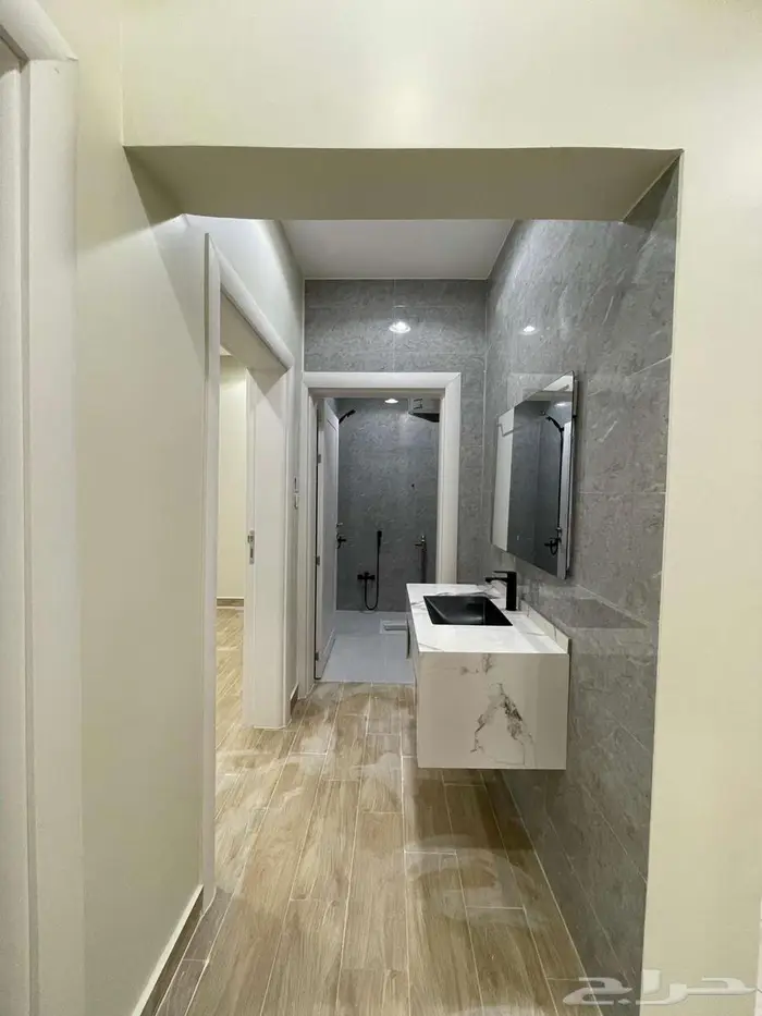 للبيع فيلا سكنية بعنيزة حي الملك فهد 678 22