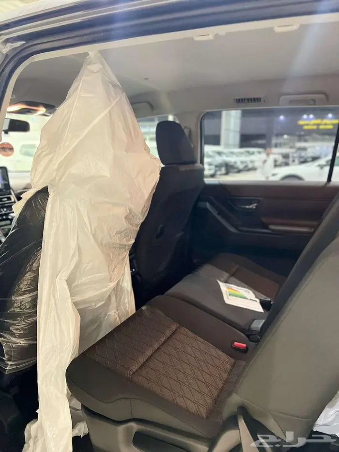 تويوتا انوفا بنزين موديل 2025 7