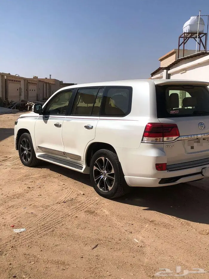 تويوتا جي اكس ار 2017 وكاله عداد 93000كم 8