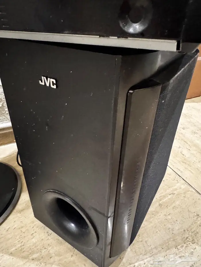 مجموعة مسرح منزلي للبيع بوضع جيد وصوت ممتاز 2