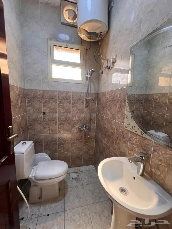 شقة ملحق للايجار لعائلة صغيرة مخطط الشرق خلف قصر ذكري 5