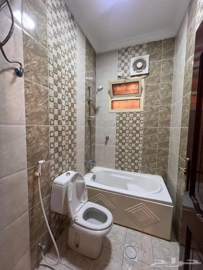 شقة ملحق للايجار لعائلة صغيرة مخطط الشرق خلف قصر ذكري 7