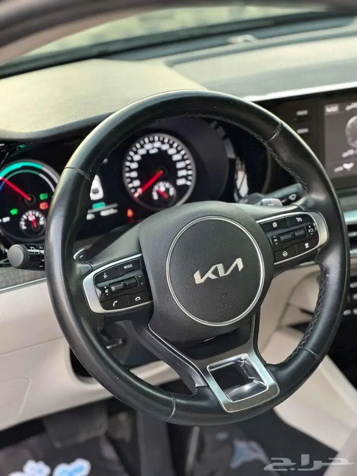 كيا K5 هايبرد 2023 13