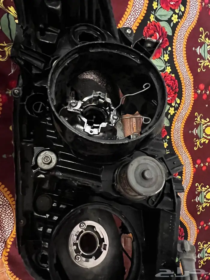 نور افلون 2012 يمين 2