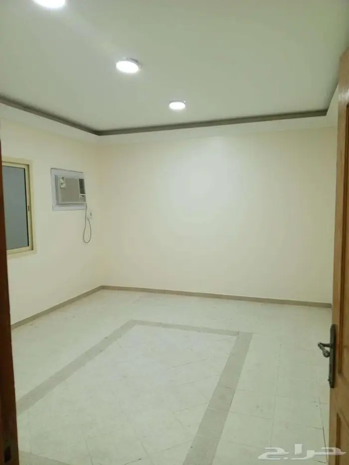 للايجار شقة دور ارضى حى الجامعه الظهران 7