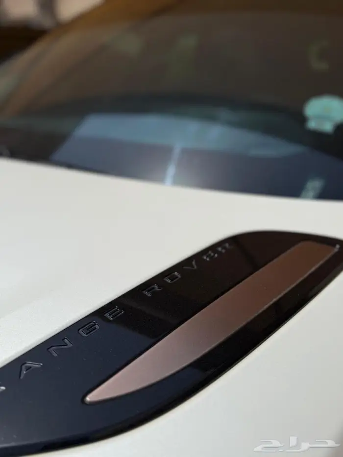 رنج روفر فيلار 2025 بلاك اديشن 7