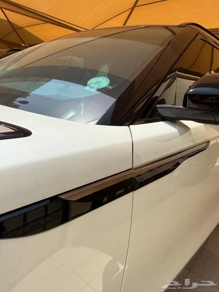 رنج روفر فيلار 2025 بلاك اديشن 4