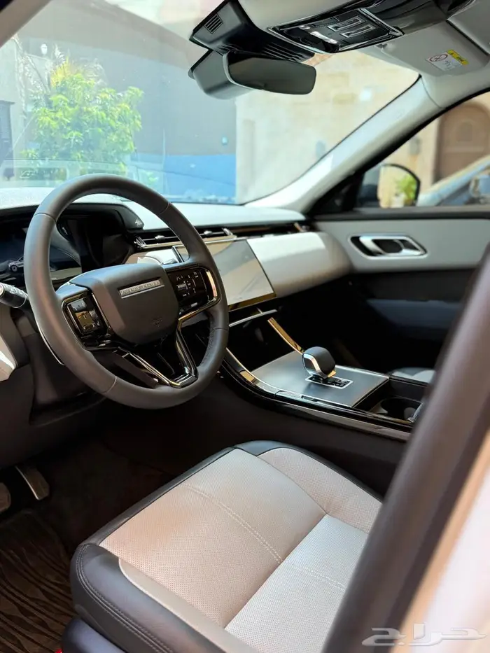 رنج روفر فيلار 2025 بلاك اديشن 9