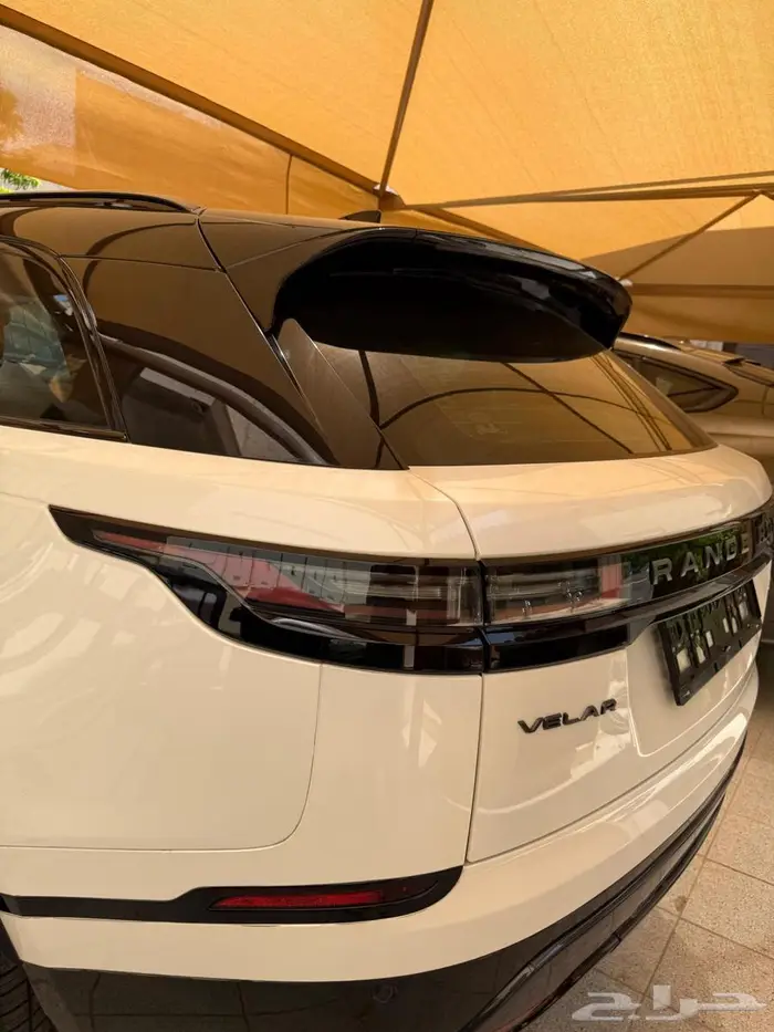 رنج روفر فيلار 2025 بلاك اديشن 6