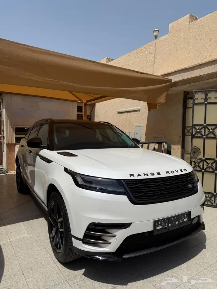 رنج روفر فيلار 2025 بلاك اديشن 1