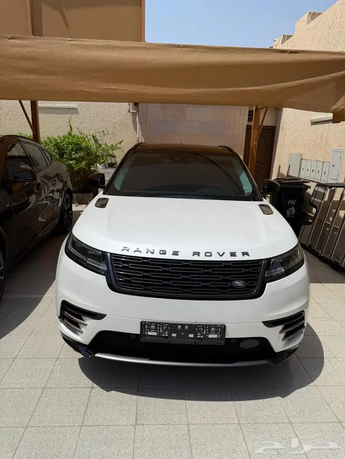 رنج روفر فيلار 2025 بلاك اديشن 3