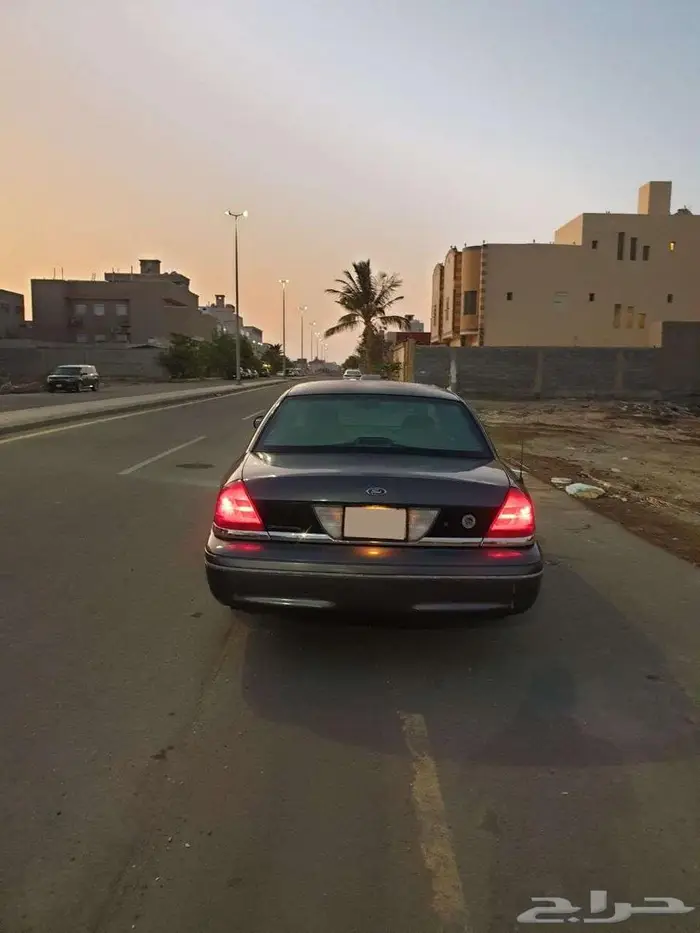 فورد كراون فكتوريا 4