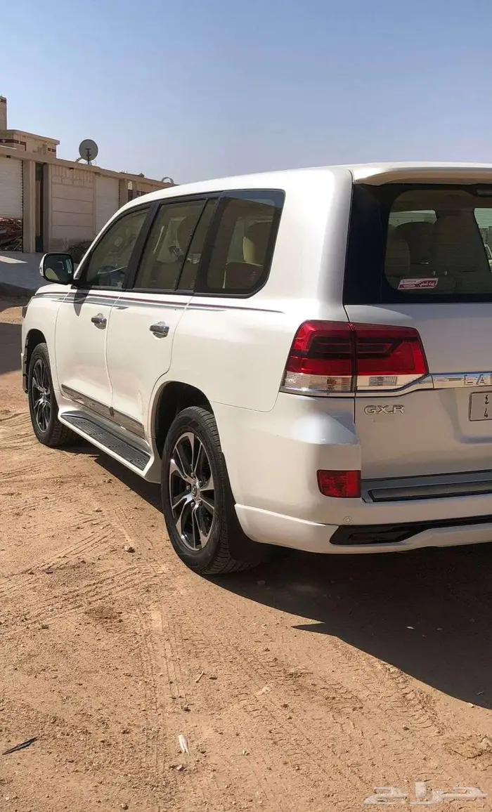 تويوتا جي اكس ار 2017 وكاله عداد 93000كم 2
