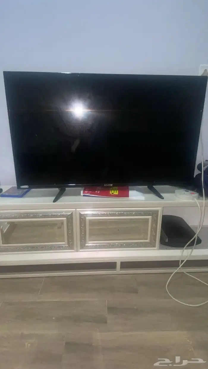 مايكرويف نيكاي وشاشة قولدتيك 4