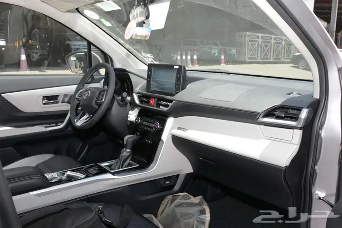 تويوتا هايلوكس 2025 دبل بنزين أتوماتيك سوبر بالنقد والتقسيط 6