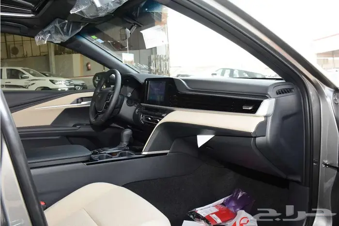 تويوتا كامرى 2025 E PLUS فتحة هايبرد بالنقد والتقسيط 5