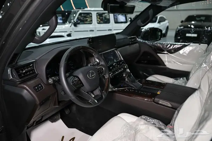 شركة البريمي لسيارات لكزس 7