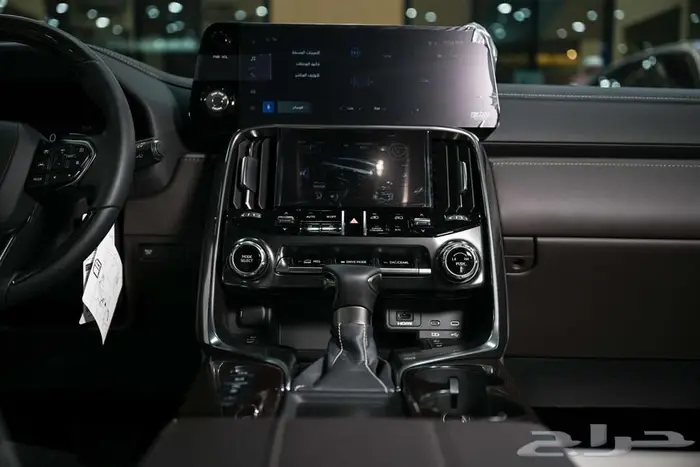 شركة البريمي لسيارات لكزس 8