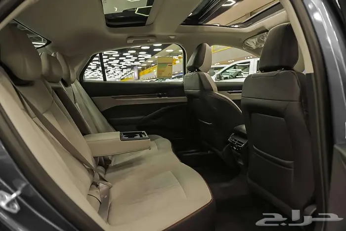 فخامة عملية فورد تورس تيتانيوم 2026 من صالح للسيارات 25