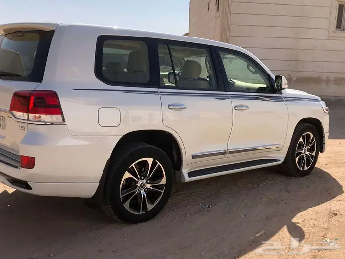 تويوتا جي اكس ار 2017 وكاله عداد 93000كم 5