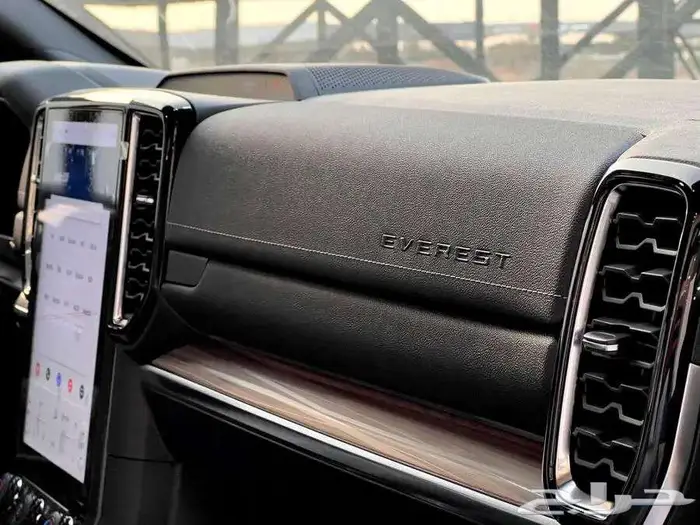 فورد ايفرست ليمتد Limited 2025 13