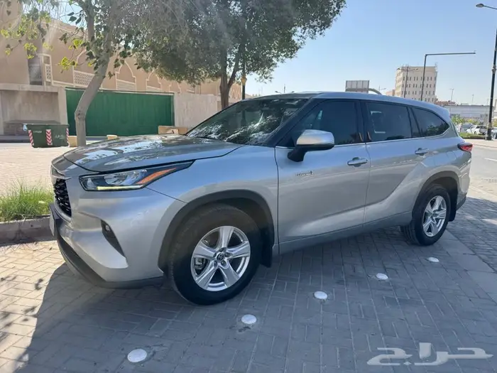 تويوتا هايلاندر 2021 نظيفة جدا  في الدمام 1