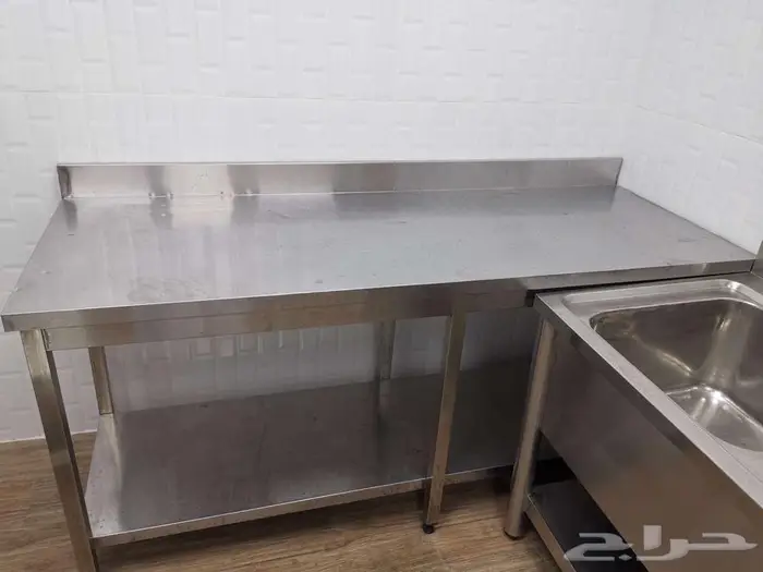 تصفية محل كامل جديد (رفوف-ثلاجات-طاولات-معدات) فرصة للمشاريع 2