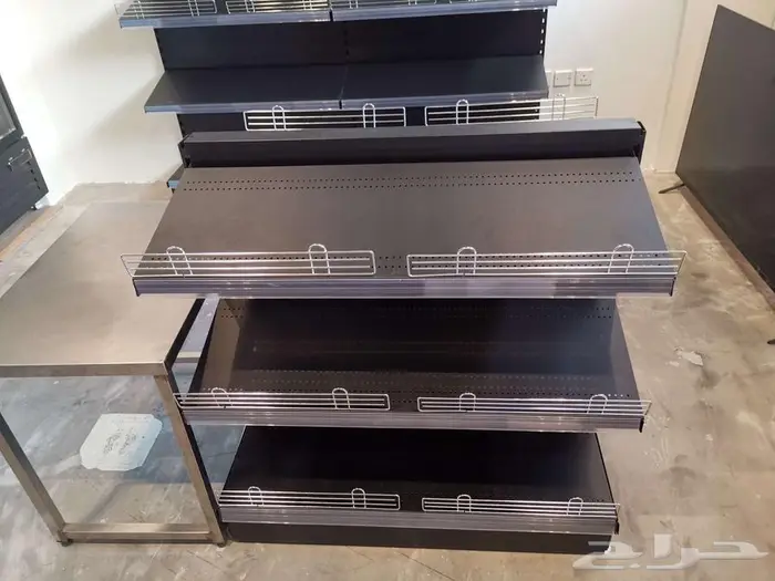 تصفية محل كامل جديد (رفوف-ثلاجات-طاولات-معدات) فرصة للمشاريع 12