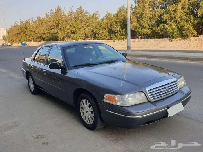 فورد كراون فكتوريا 1