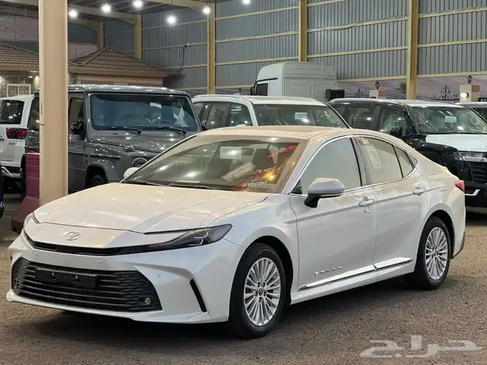 تويوتا كامري 2025 LE بنزين السعر 119500 ابيض 0