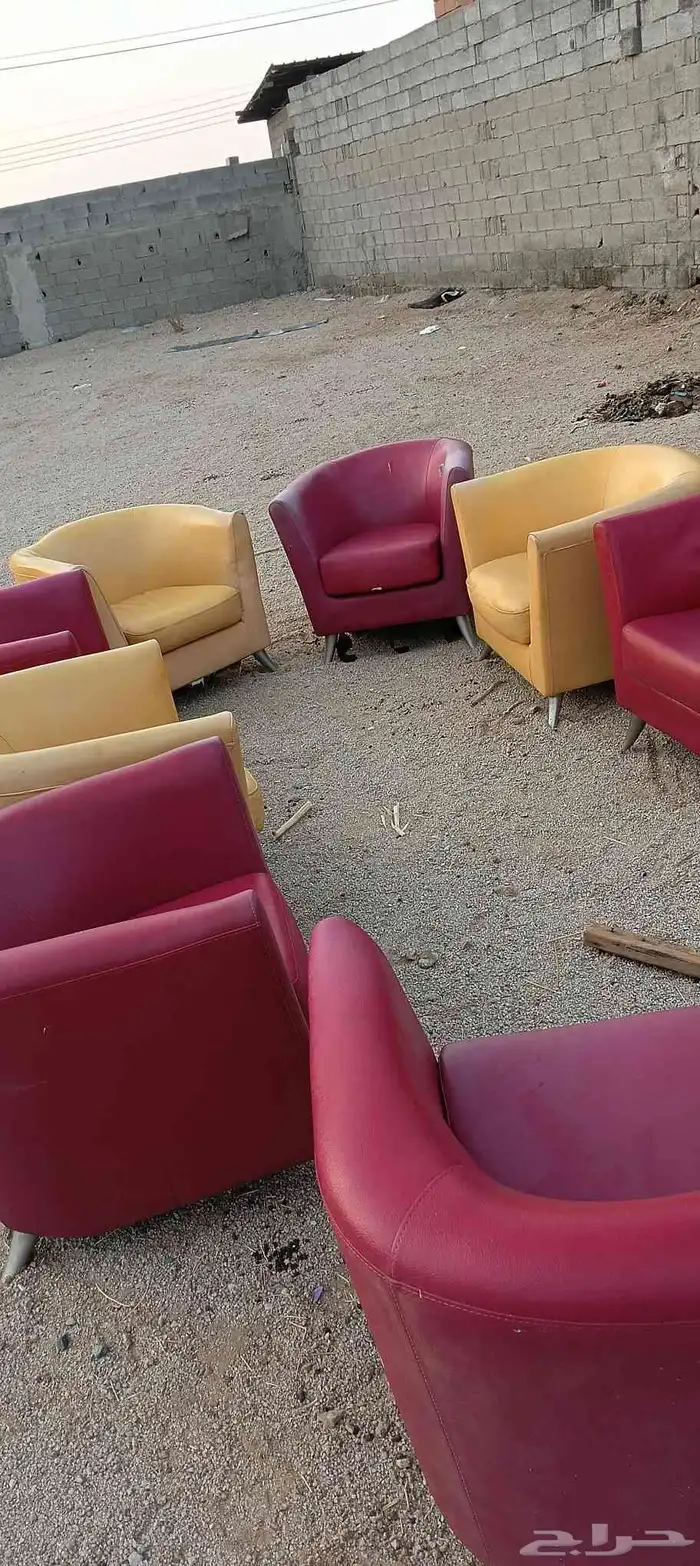 للبيع كنب جلد مستعمل مكون من 11 قطع الطقم كامل 700 1