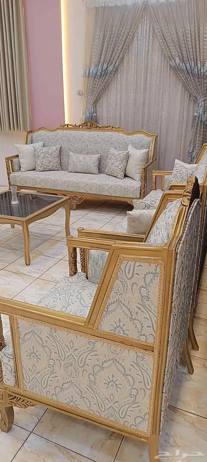 3 مجموعات أريكة كلاسيكية بثلاثة مقاعد ومجموعتين أريكة فردية 3