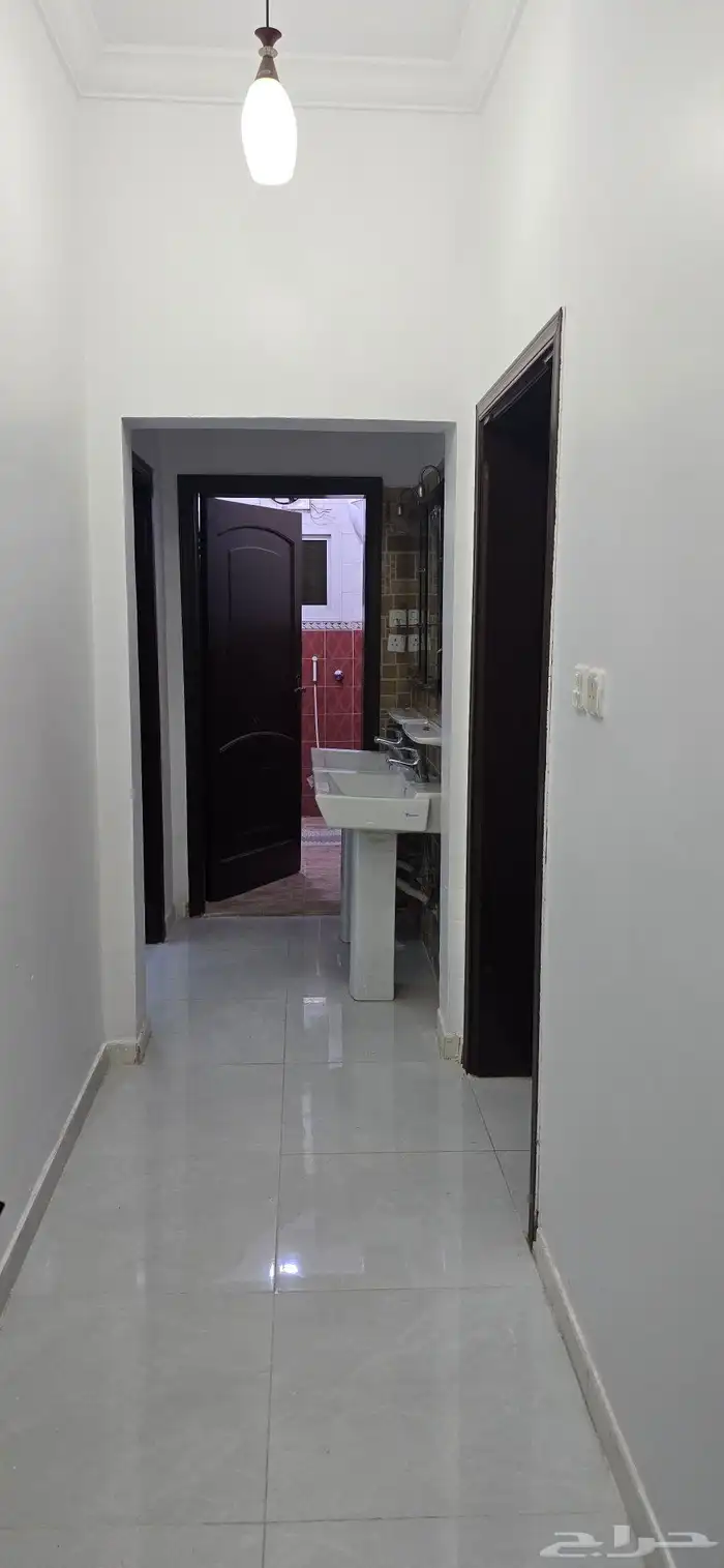 شقة 5 غرف للايجار حي الريان 0