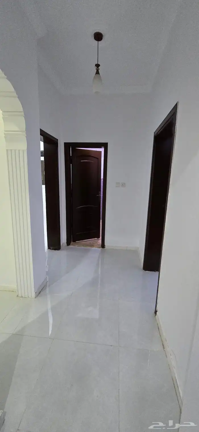 شقة 5 غرف للايجار حي الريان 8