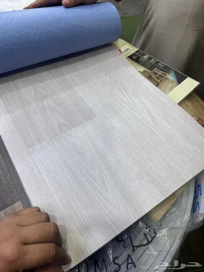 فينيل مبطن مقاوم للماء والخدش  يعطي شكل فخم ولمسة ناعمة 19