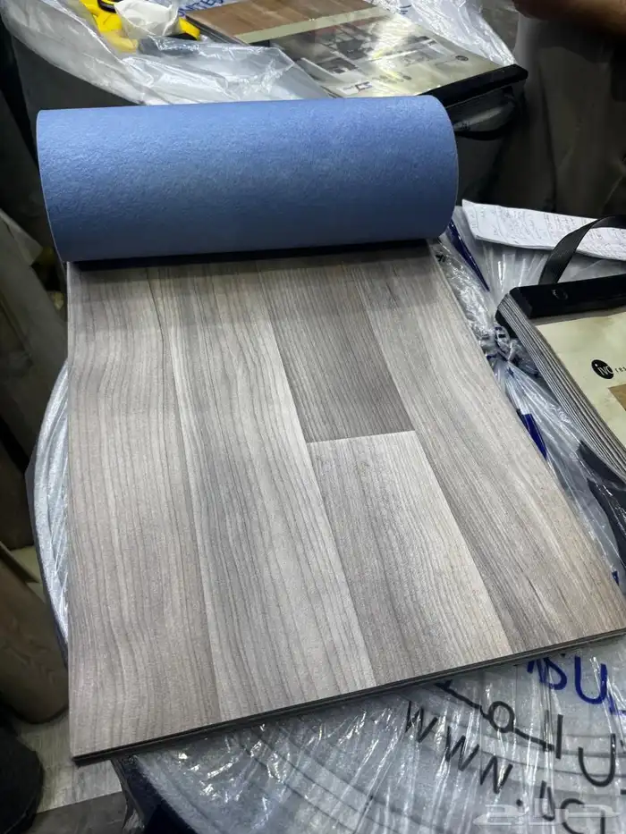 فينيل مبطن مقاوم للماء والخدش  يعطي شكل فخم ولمسة ناعمة 30