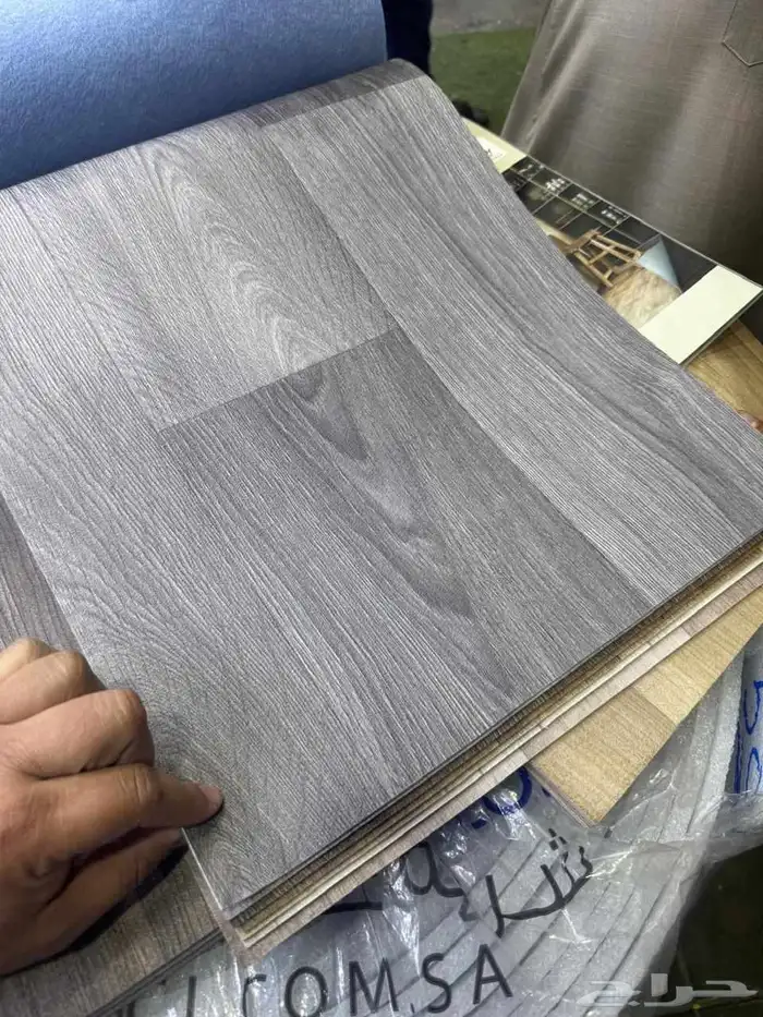 فينيل مبطن مقاوم للماء والخدش  يعطي شكل فخم ولمسة ناعمة 25