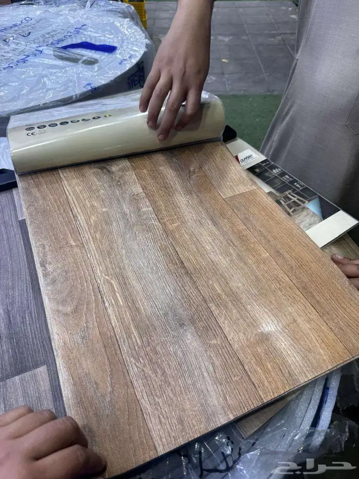 فينيل مبطن مقاوم للماء والخدش  يعطي شكل فخم ولمسة ناعمة 23