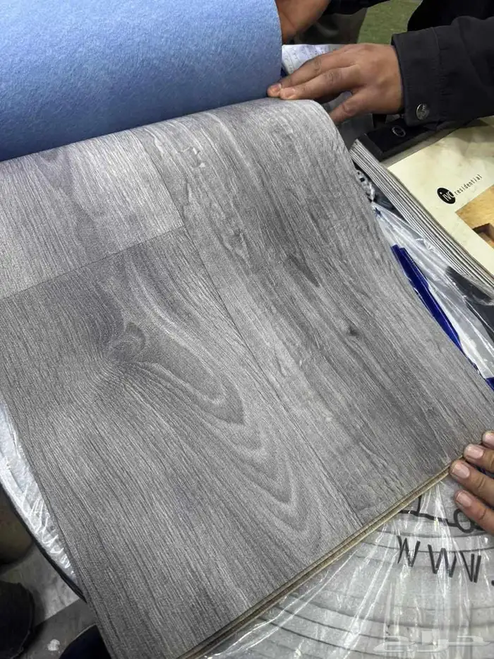 فينيل مبطن مقاوم للماء والخدش  يعطي شكل فخم ولمسة ناعمة 36