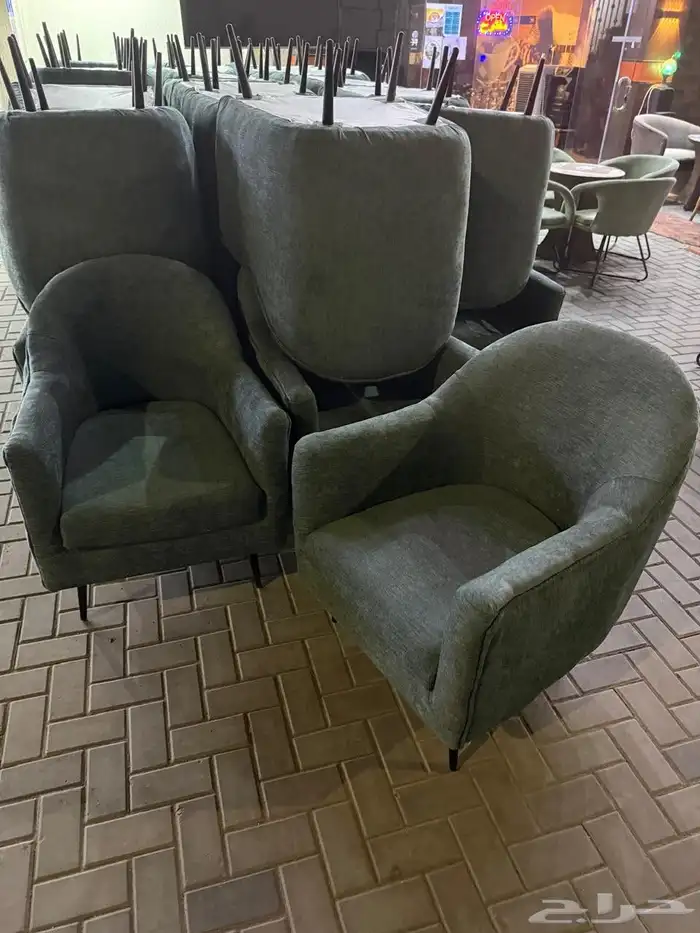 كرسى كنب تنجيد جديد غير مستعمل للبيع العدد 100كرسى و25طاوله 2