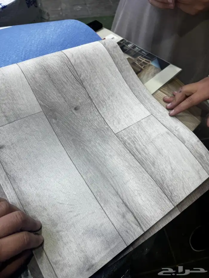 فينيل مبطن مقاوم للماء والخدش  يعطي شكل فخم ولمسة ناعمة 31