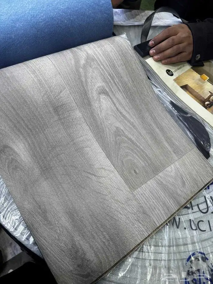 فينيل مبطن مقاوم للماء والخدش  يعطي شكل فخم ولمسة ناعمة 34