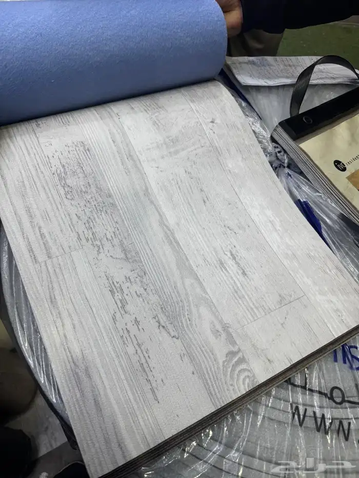 فينيل مبطن مقاوم للماء والخدش  يعطي شكل فخم ولمسة ناعمة 27